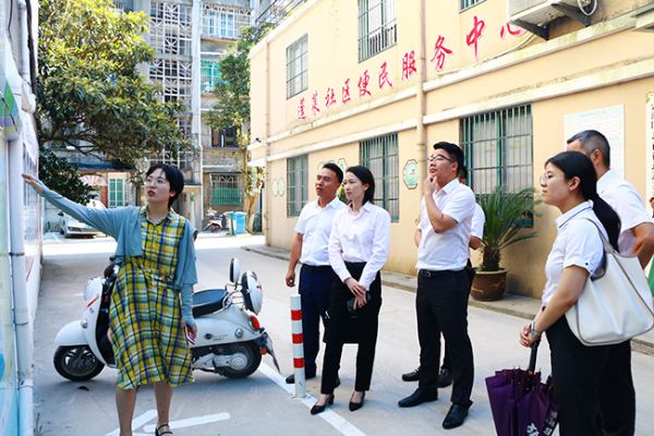 2021年8月31日，总行经管会委员、泰隆慈善基金会理事长汤筱晓带队“共同富裕工作项目组”赴舟山分行开展共同富裕示范点调研